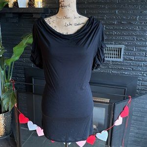 Women’s Black Design History Short-Sleeve Top wDraped Neckline & Sleeves, Size L